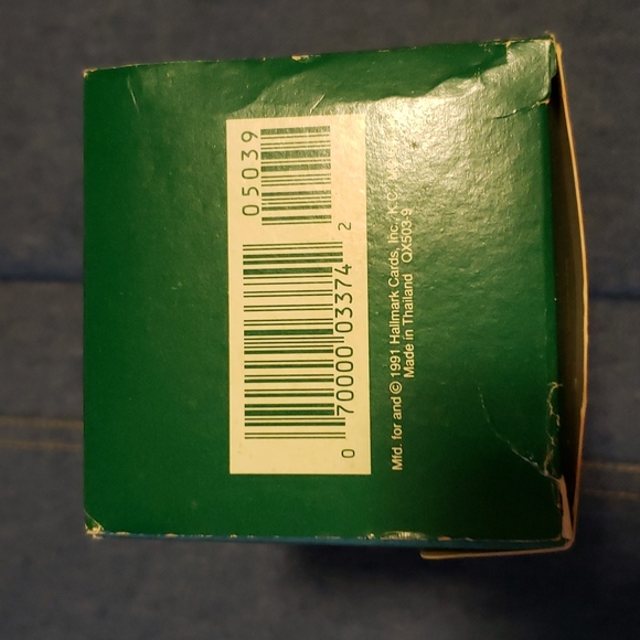 Hallmark Dickens Caroler Bell 'Mrs. Beaumont'  Ornament,  1991 - Picture 3 of 3